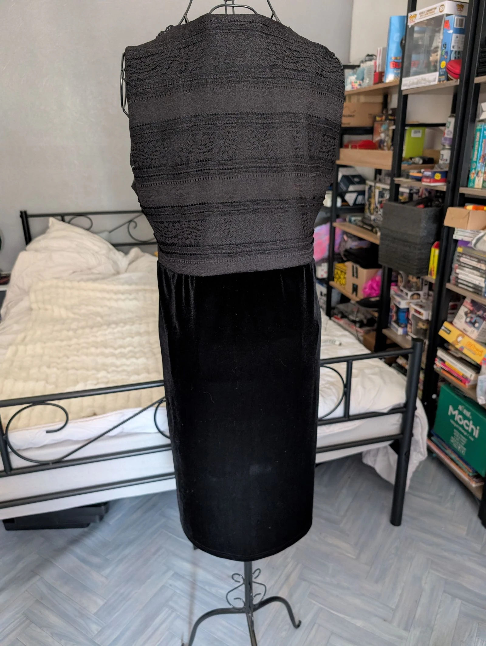 Magnífica vestido negro medio largo Damart - Parte superior de encaje y parte inferior de terciopelo T. 44 – photo 5